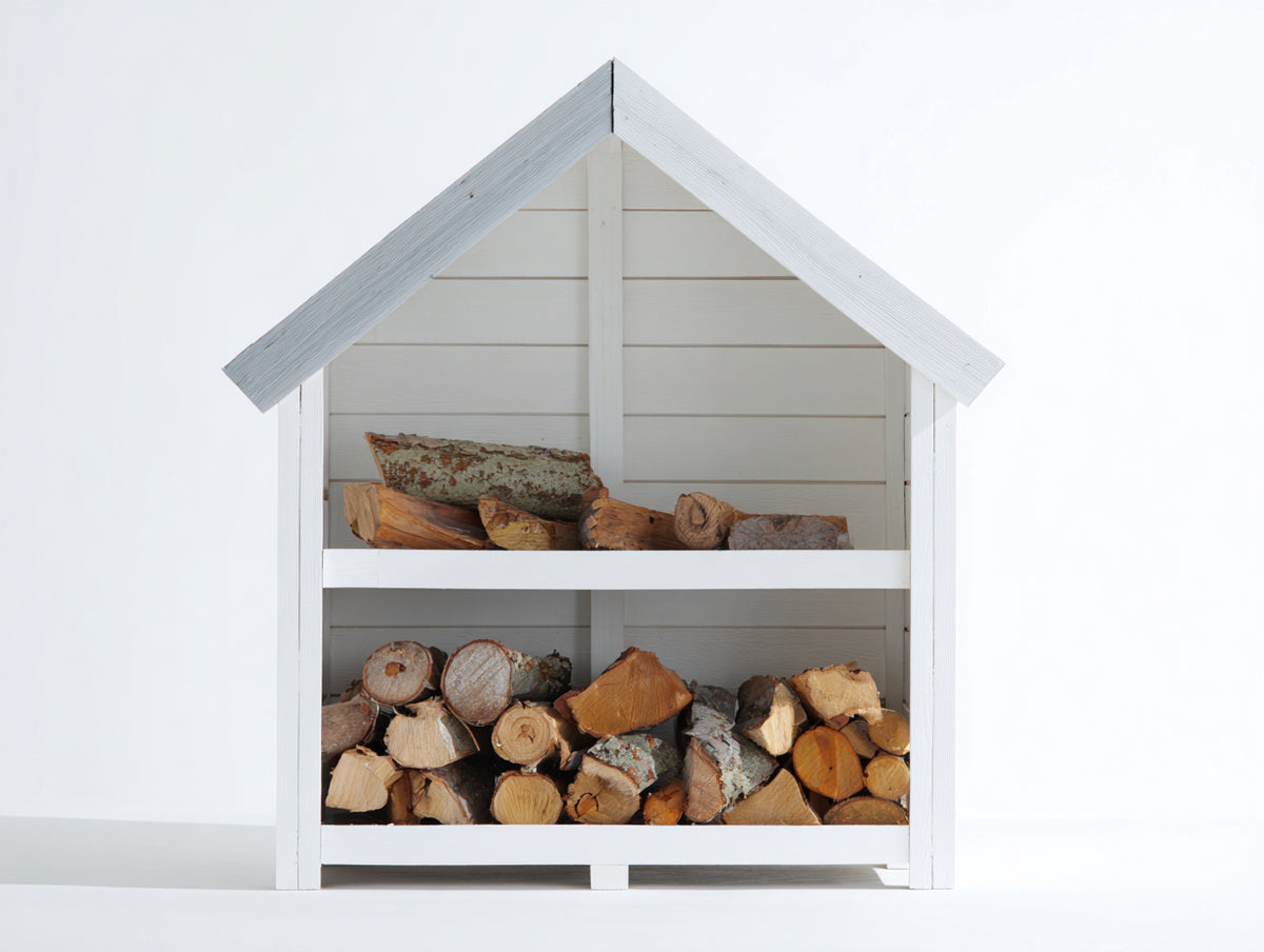 Leñero de exterior de madera 125 x 68 x 165 cm - blanco - estructura compacta con dos niveles y cubierta a dos aguas